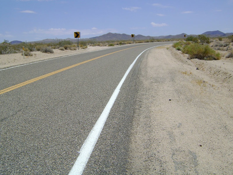 01272-kelbaker-road-curve.jpg
