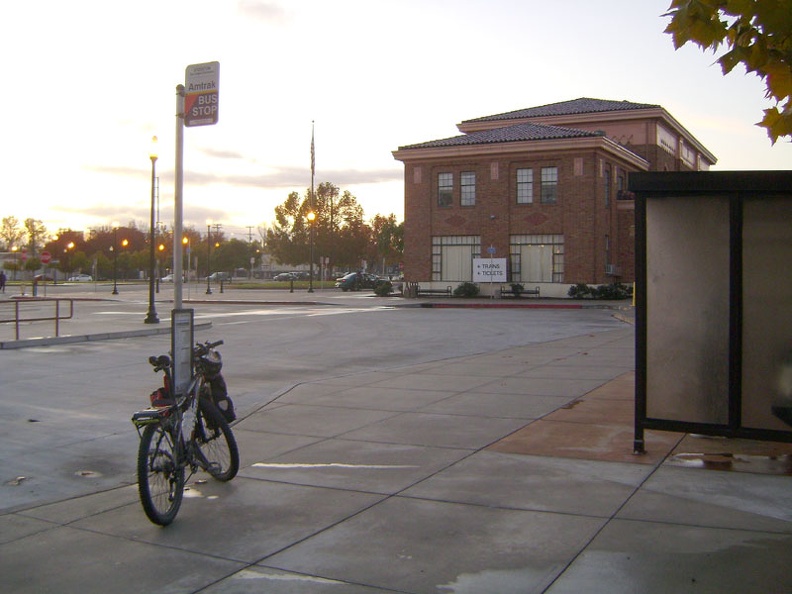 The 10-ton bike waits at the Amtrak bus stop at the San José train station