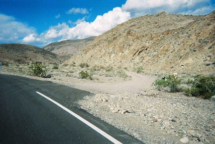  Ah! There it is, the gravel road toward Monarch Canyon (Chloride Cliff Road)