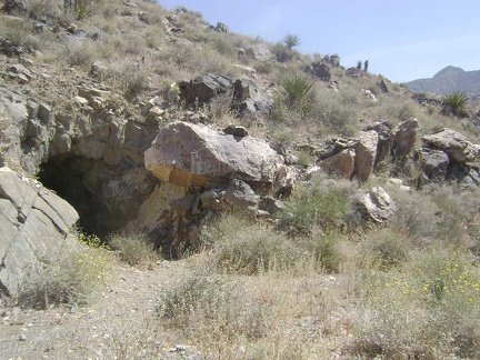 On the way down, but still up high, I pass a mine tunnel that's not indicated on my map