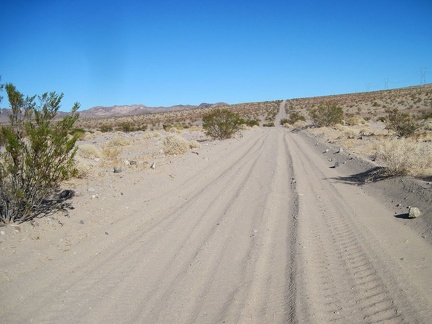 Ugh, the Bristol Mountains powerline road is getting rather sandy!