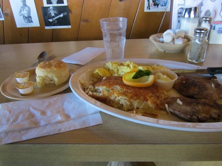 After 10 easy bicycle miles, I reach the Ludlow Café and have one of their famous breakfast plates