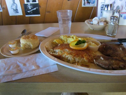 After 10 easy bicycle miles, I reach the Ludlow Café and have one of their famous breakfast plates