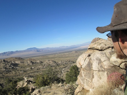 On top of this hill above the canyon, I now have a clear vista across Ivanpah Valley