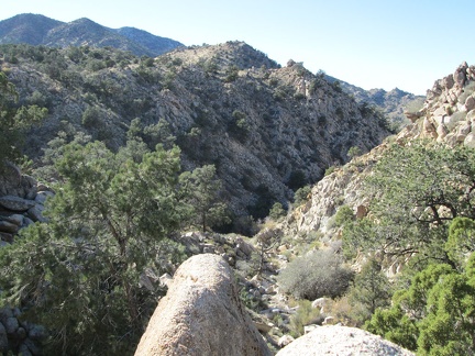 After 20 minutes of hiking near the ridge line, I still have nice views down into the canyon