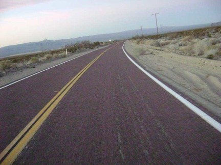 I descend Kelbaker Road 3/4 mile to reach Kelso Dunes Road