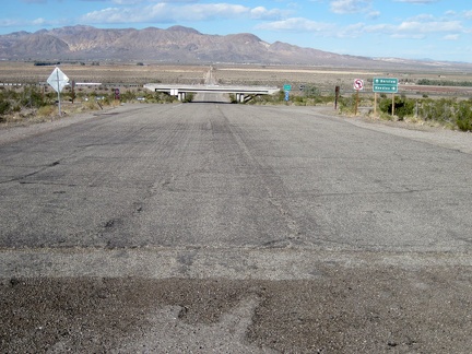 I make it back to the pavement of Hidden Springs Road and roll happily down the hill under the I-40 freeway toward old Route 66