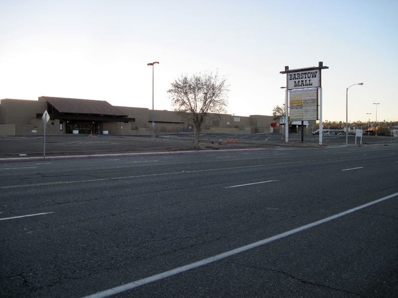 I remember passing the dead Barstow Mall at the beginning of this trip; I'm still intrigued by it