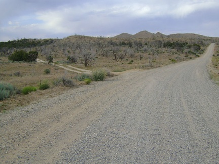 I decide to follow the small dirt road to my left instead of staying on the main road back to Mid Hills campground