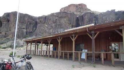 I take a break when I reach the Hole-in-the-Wall Visitor Centre, which is closed during the hot months except on Saturday