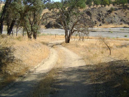 After riding a mile down Red Creek Road across Paradise Flat, I'm back at the gravel of Orestimba Creek