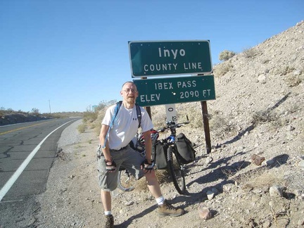 Just before descending is the sign on the other side of the road for uphill climbers