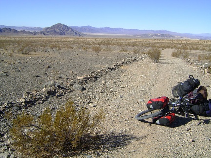 I pause on Old Kelso Road to admire the views back toward Cowhole Mountain, Soda Lake, and my campsite of the last two nights