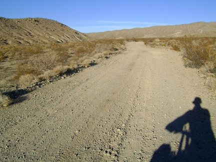 After another half hour, the gravel is finally thinning out and it looks like I can try getting on the bike and riding again