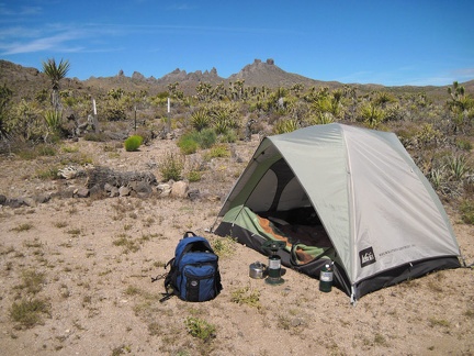 After breakfast I prepare my backpack and start the hike toward Juniper Spring around 10h15