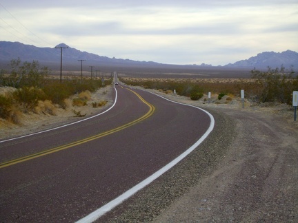 My long stop at Kelso Depot was a lot of fun, but now it's time for the gentle 8-mile climb up Kelbaker Road to Kelso Dunes Road