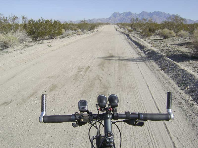 07083-kelso-dunes-road-800px.jpg