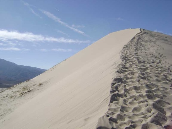 Kelso Dunes feels very sculptural as one approaches the summit