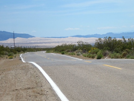 Behind me, looking back toward Kelso, are some great views of the Kelso Dunes