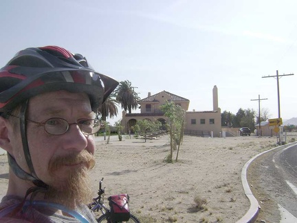 I hang out at the Kelso Depot visitor centre for almost an hour, fill up my water supply, and ask rangers about area conditions