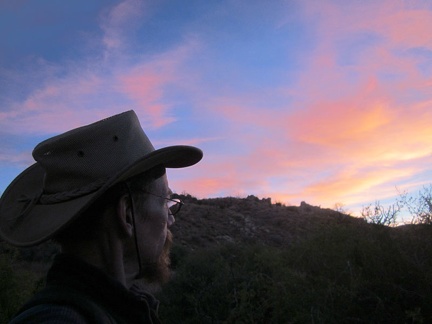 My camera and I catch some nice sunset colours on the way back to my tent; I arrive around 20h15