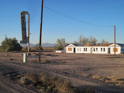 I take a quick glance at the old Henning Motel next door to the Bagdad Café as I get back on the road