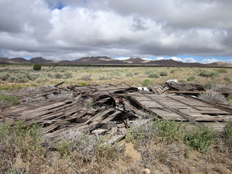 I stop to check out the remains of an old building along Howe Spring Road