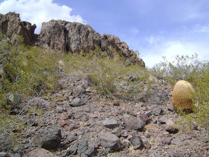 There's a lot more to explore here, but I'm lazy today and walk back down the slope of Black Palisades