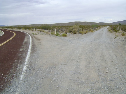 1.5 miles beyond Interstate 15, I reach the dirt road that will take me to Pachalka Spring and bear right