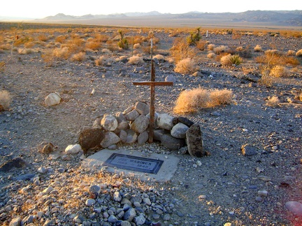 As I leave the Rex Mine area, I notice a grave site that I didn't see earlier