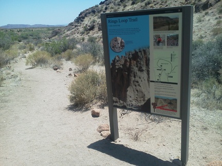 After breakfast, I ride the 5.5 miles over to Hole-in-the-Wall Visitor Centre to do the Rings Trail hike