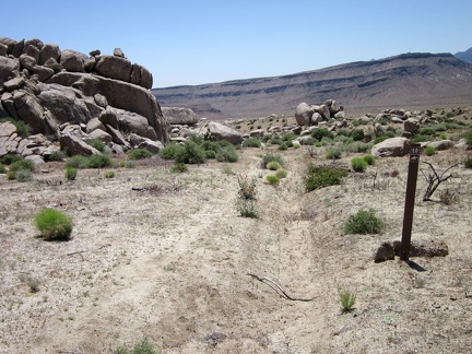 Also at the summit of Gold Valley Road is a scattering of boulders