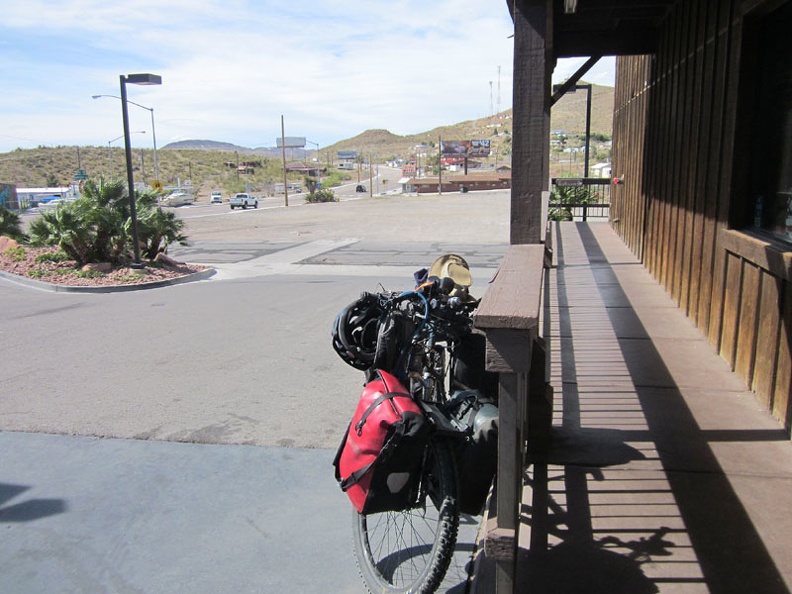 At the south end of Searchlight, Hwy 95 leaves town for the open desert
