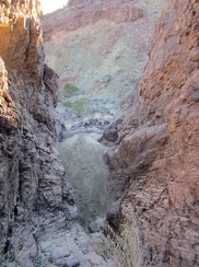 Oops, just when I'm not expecting any further obstacles, I encounter a 15-foot drop-off in the drainage that I'm hiking