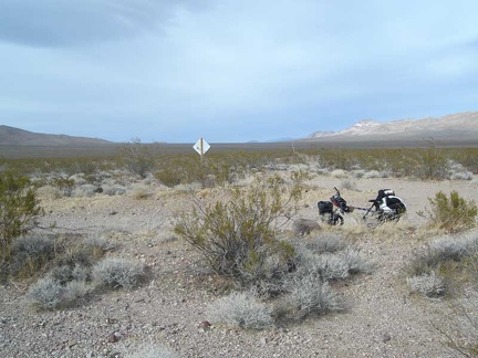 I've reached the junction of Deadman Pass Road, at 3000 feet elevation