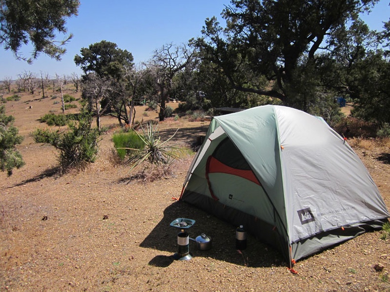 The morning sun at Mid Hills campground is warm, but it was really chilly overnight, one of the coldest nights of this trip