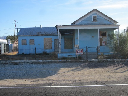 After another 10 lonely miles riding old Route 66, I arrive at the village of Daggett and ride down some of the side streets