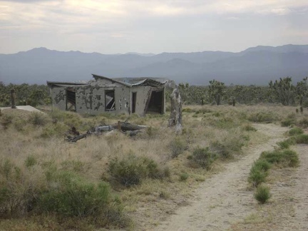  I arrive at the ruins of the old Thomas Place homestead