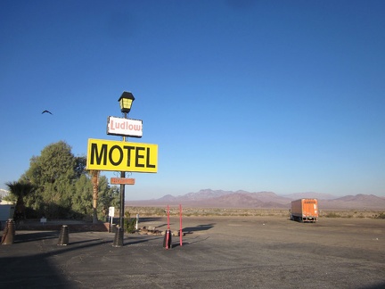 Morning at the Ludlow Motel is nice and quiet; I walk over to The Café next-door for a home-cooked breakfast