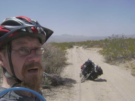 OK, I return to the middle fork of Globe Mine Road and start what will probably be a rather sandy two-mile ride down the fan