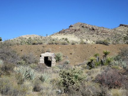 Before Bathtub Spring Road rises up to the old Ivanpah railway grade, I notice a drainage tunnel under the old track bed