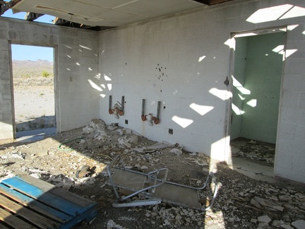 Perhaps this old building once served as a kitchen or showers for the adjacent Goldome mine
