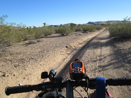 An hour later and I'm still on this road: getting close to Piute Gorge now!