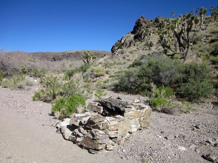 A little further ahead in Willow Wash is a small rock ruins, probably another extinct cistern