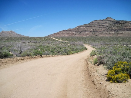 After my break at Hole-in-the-Wall, I make my way over to the dirt road that will take me to Woods Wash after 7 miles or so