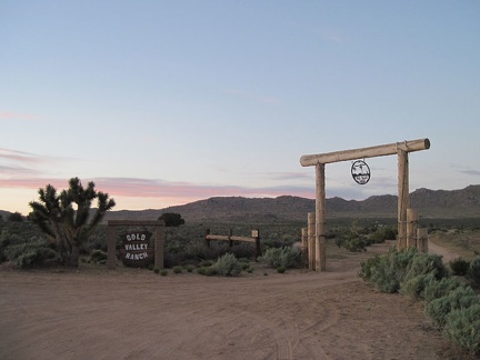 At sunset on Black Canyon Road, I pass the Gold Valley Ranch