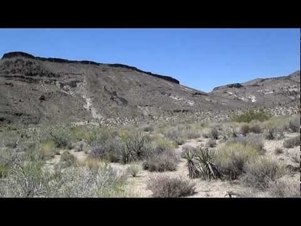 I stop to take a look at an old corral in Woods Wash