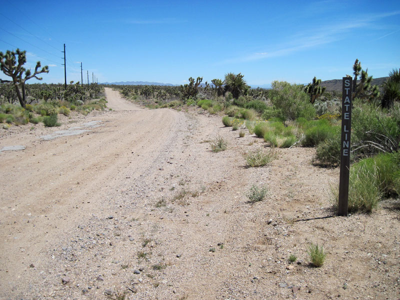 After a mile, I pass the &quot;stateline&quot; sign on Walking Box Ranch Road; I'm leaving California and entering Nevada
